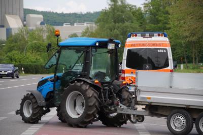 Denkendorf: Beim abbiegen aus dem Gewerbepark Radfahrer uebersehen- 1 leicht verletzte Person